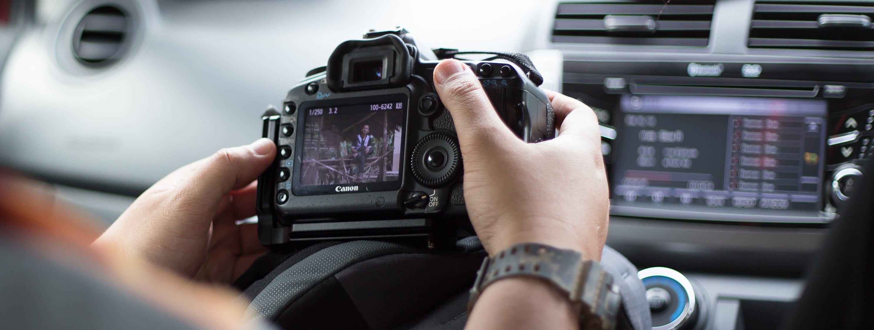 camera-canon-car-249320 camera-canon-car-249320