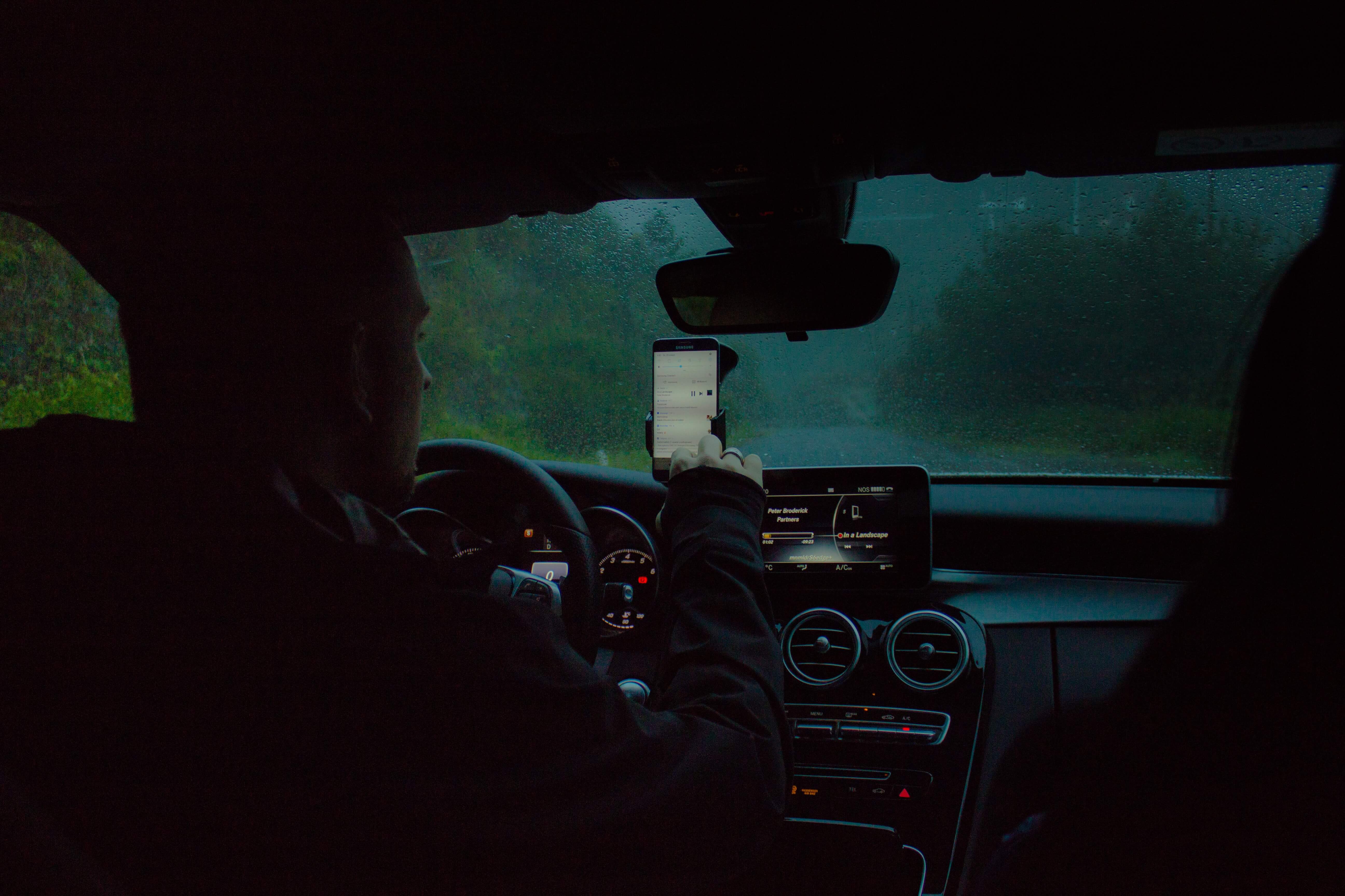 Un chauffeur distrait au volant condamné à de la prison