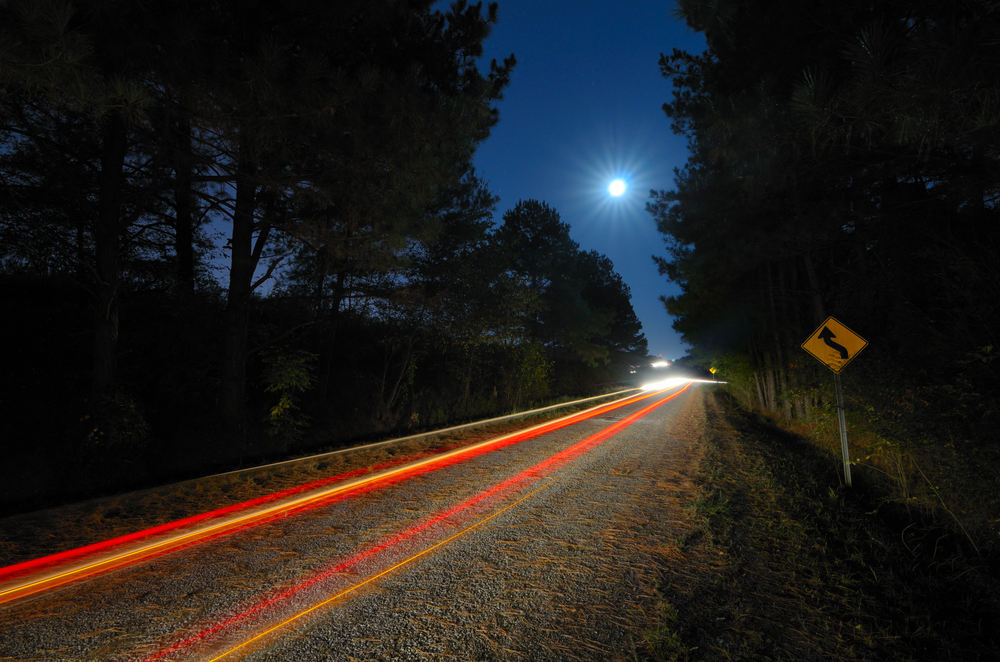Driving at night: help your drivers to stay safe in the dark