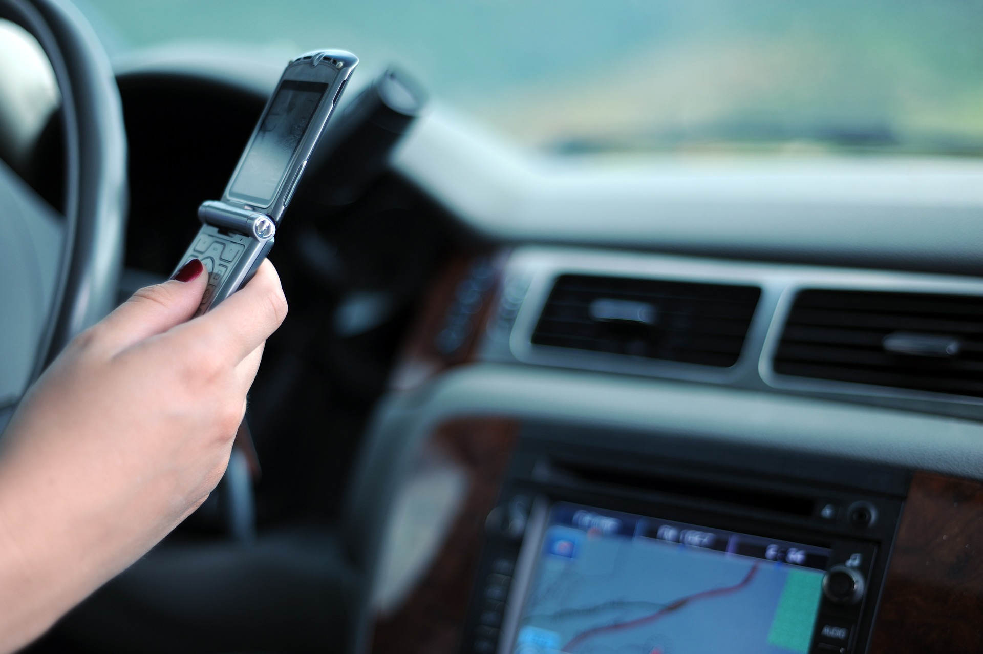 Mobile phone while driving: 100% of Irish caught drivers in the act